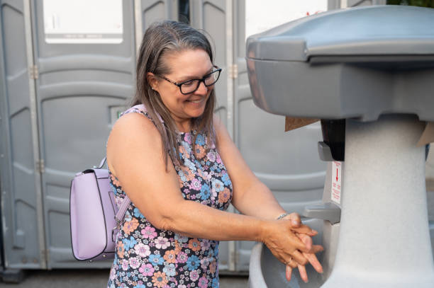 Best Best portable toilet rental  in Elk River, MN